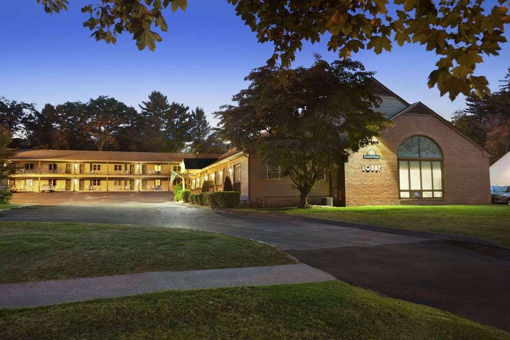 Quality Inn Great Barrington Exterior photo