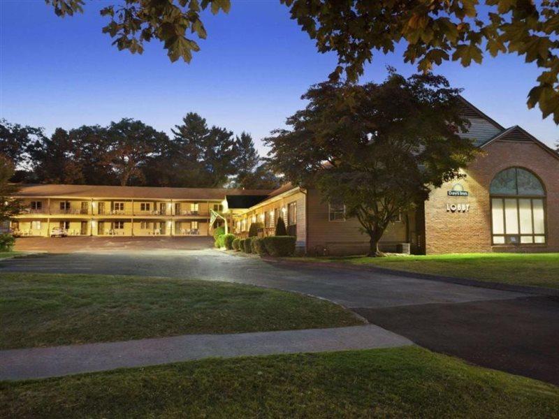 Quality Inn Great Barrington Exterior photo