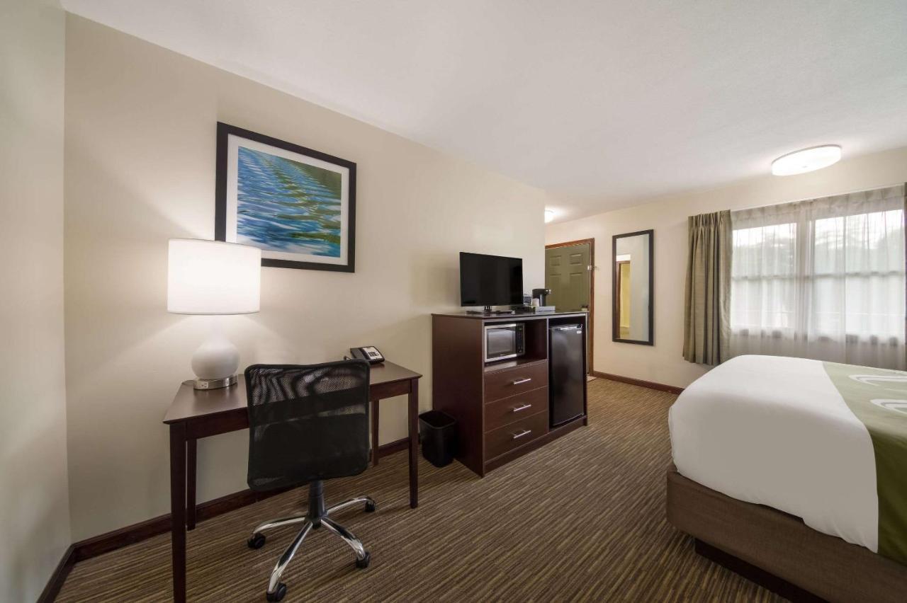 Quality Inn Great Barrington Exterior photo