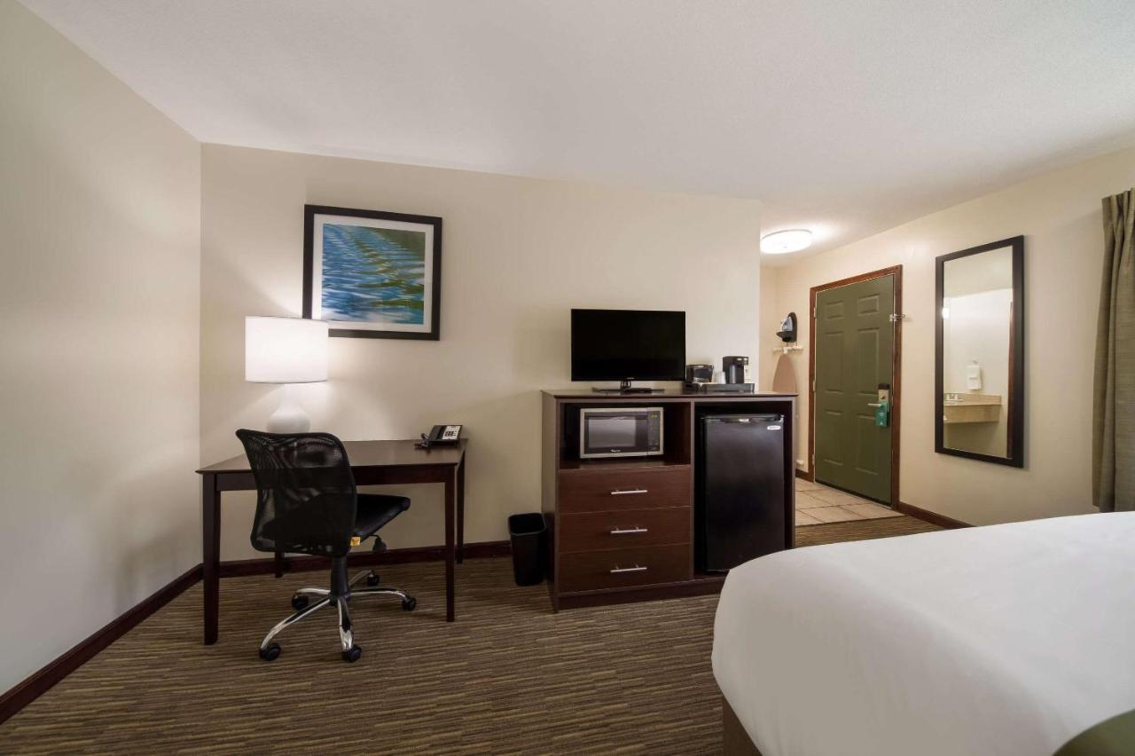 Quality Inn Great Barrington Exterior photo