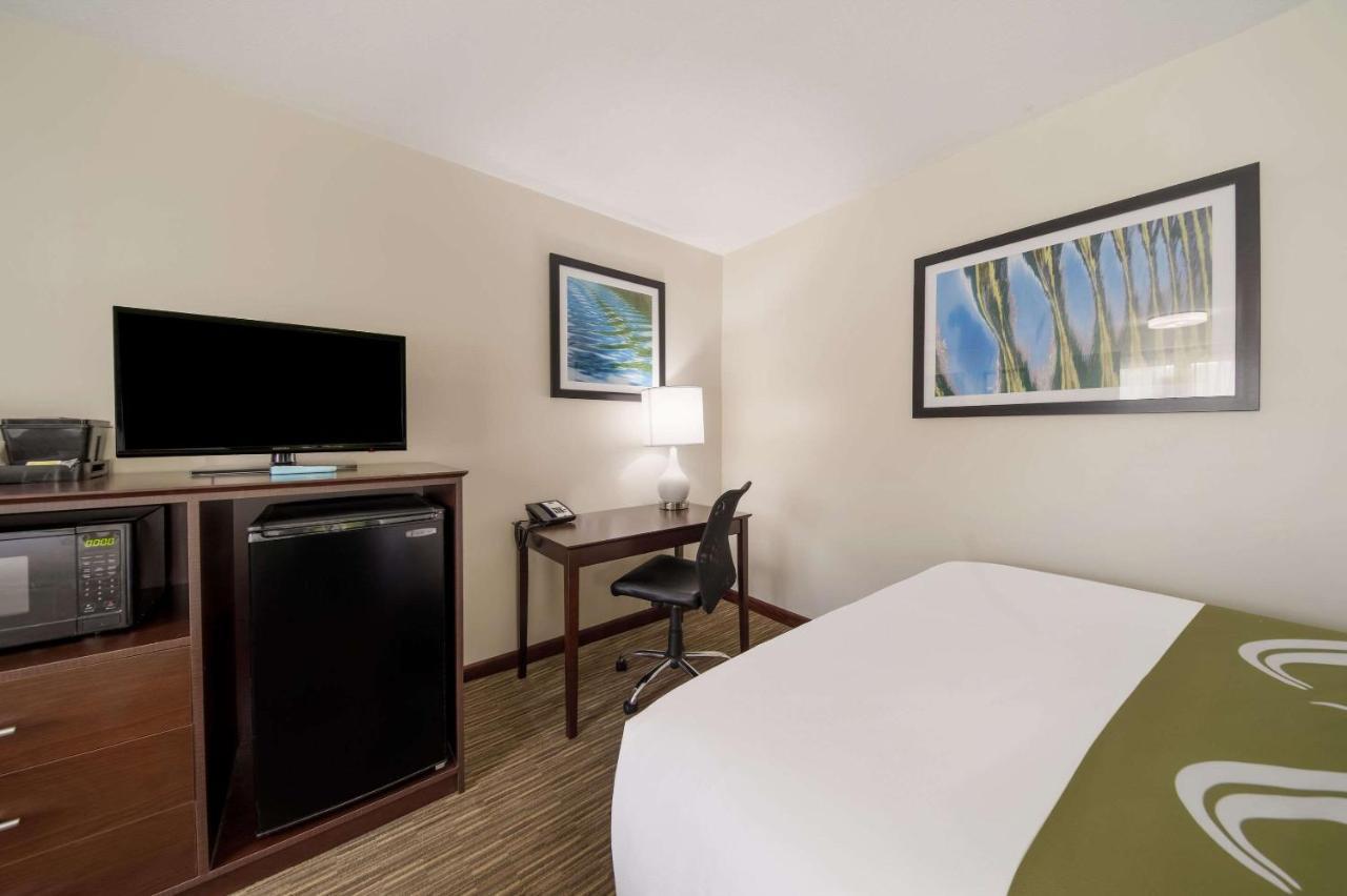 Quality Inn Great Barrington Exterior photo